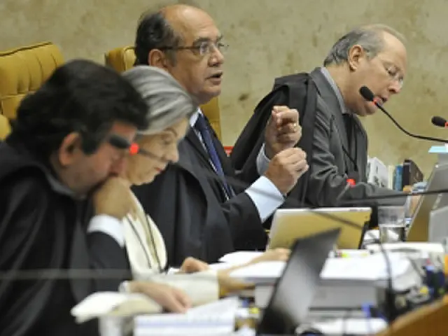 Mensalão: decisão do STF sobre cassação de mandatos fica para quarta-feira