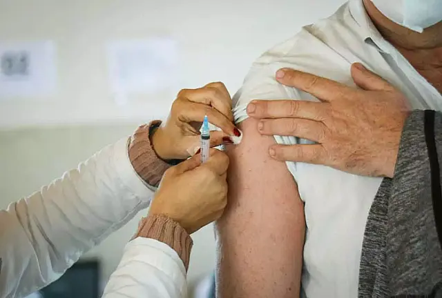 Mortes por covid têm queda de 52% em MS
