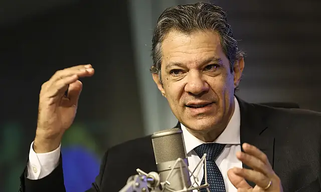 Governo articula diálogo com Trump para reverter tarifa sobre produtos brasileiros
