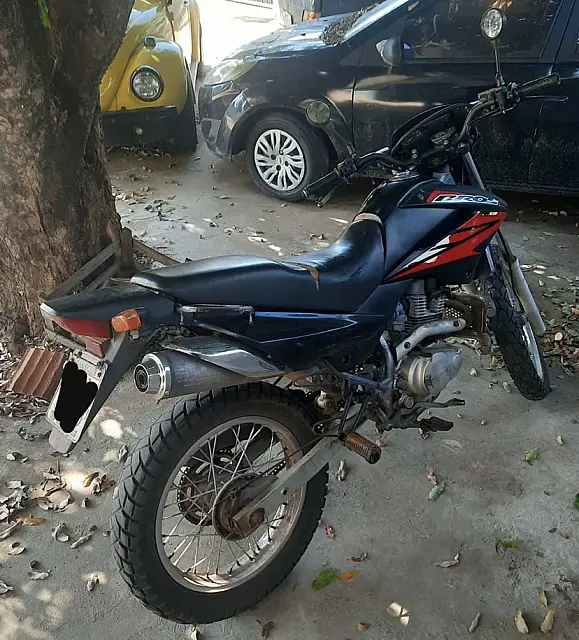 Ladrão é preso após furtar motocicleta em conveniência no bairro Santa Terezinha