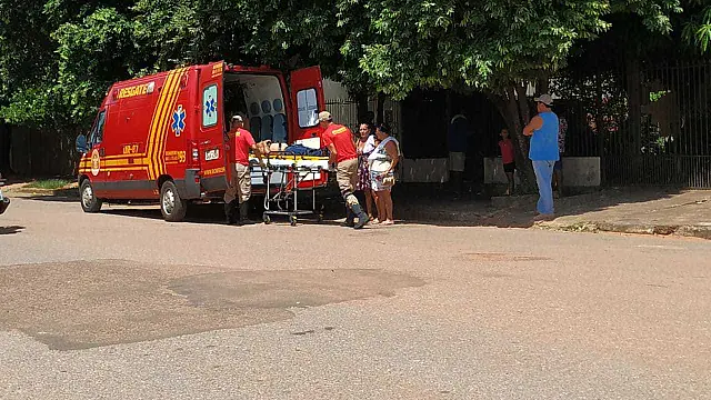 Facadas atingiram pescoço e abdômen de homem na Vila Eliana
