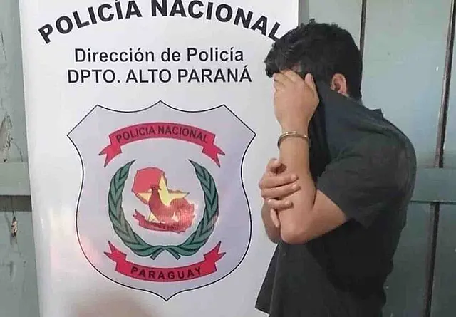 Acusado de se masturbar em corredor de escola é preso