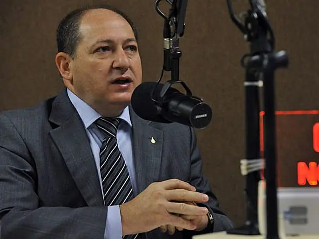Diretor-geral do Dnit pede exoneração após denúncias
