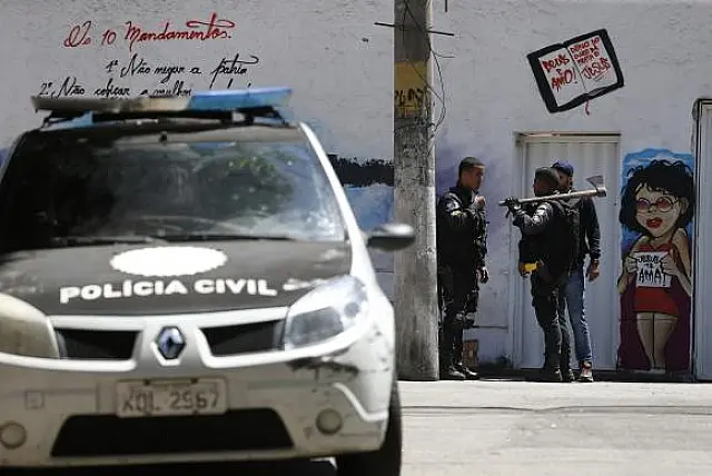 Mortes causadas por policiais crescem 25,8% em 2016, diz relatório