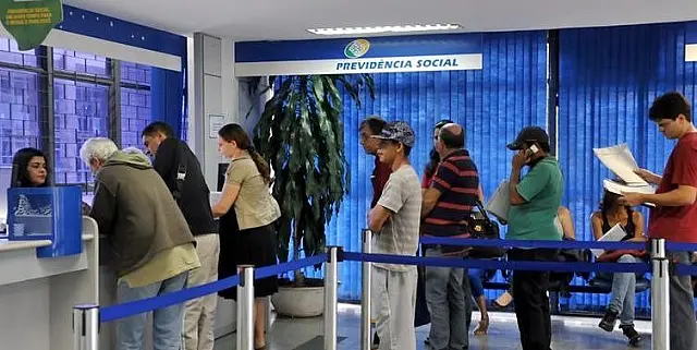 Após um trabalho de revisão de benefícios sociais, 422 mil serão cancelados
