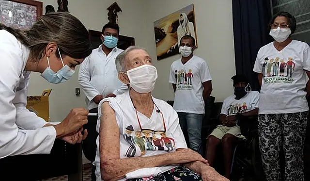 Covid-19: SES recomenda dose de reforço da vacina Bivalente para idosos