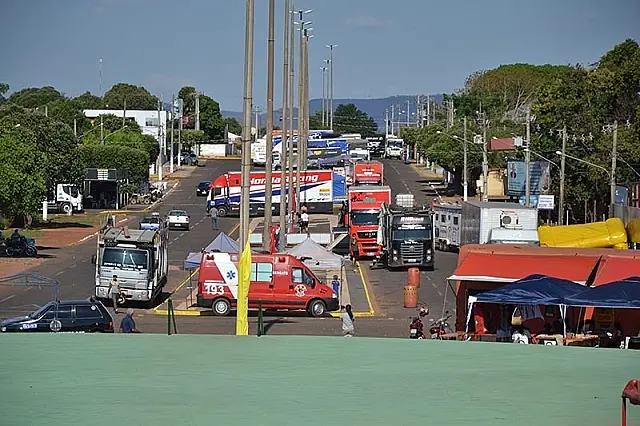 Equipes do Rally dos Setões começam a montar acampamento em Aquidauana