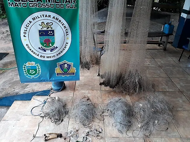 PMA desmonta acampamentos e apreende material ilegal de pesca no rio Aquidauana
