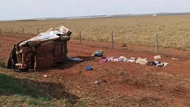 Motorista morre ao ser arremessado de carro na BR-060