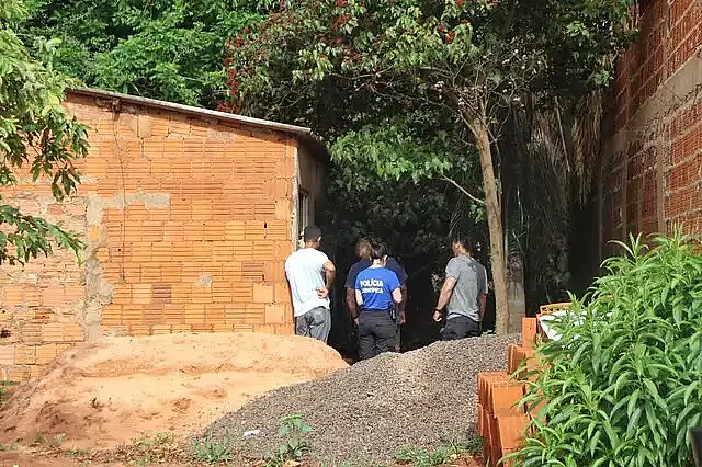 Mulher é encontrada morta com hematomas em Campo Grande