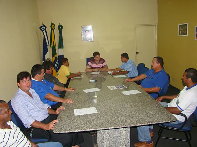 Servidores efetivos se reuniram com presidente da Câmara