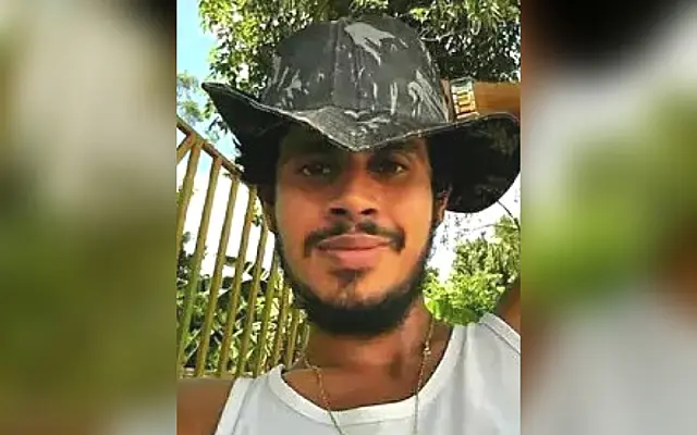 Conveniência é palco de rapaz assassinado com facadas