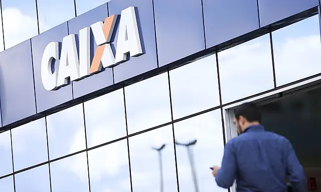 Caixa abre 762 agências hoje para pagar auxílio emergencial