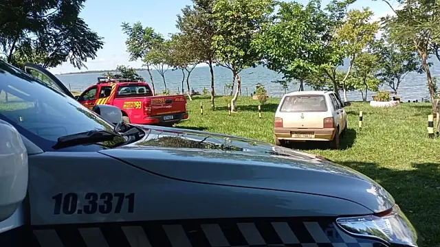 Bombeiros retomam buscas por jovem desaparecido no rio Paraná