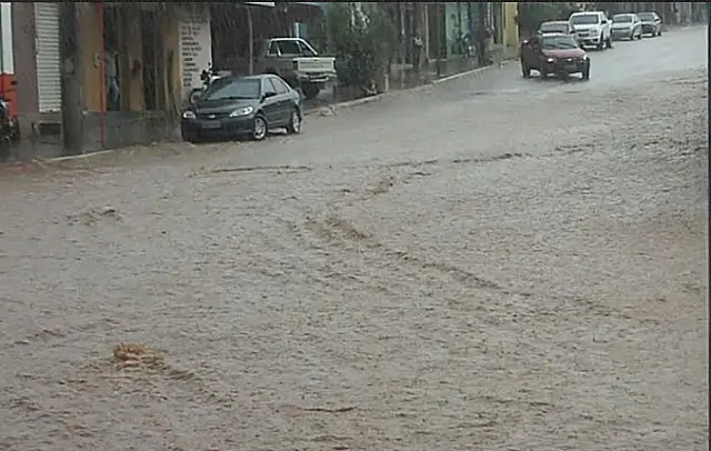 Chuva de verão assusta pelos transtornos em Aquidauana e Anastácio