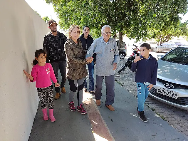Família Soares faz oração em Aquidauana para entes sepultados em Dourados