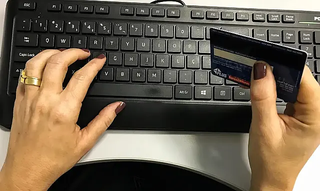 Receita Federal irá monitorar dados de cartão de crédito e Pix