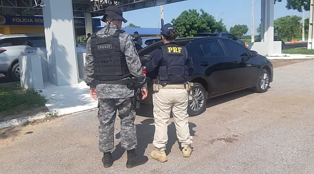 PRF prende casal levando carro para fronteira com a Bolívia