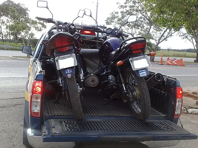 PRF de Anastácio recupera duas motos furtadas