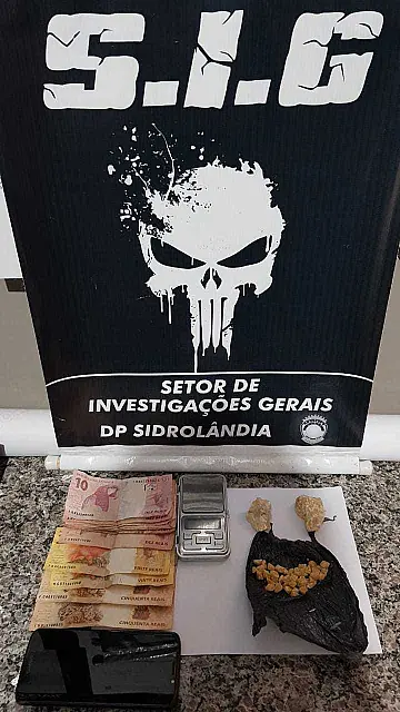 Polícia fecha boca de fumo e prende jovem de 18 anos em Sidrolândia