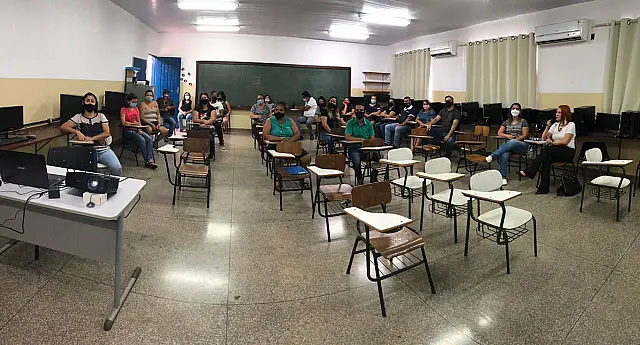 Secretaria de Educação de Dois Irmãos realiza live com professores rede municipal de rnsino