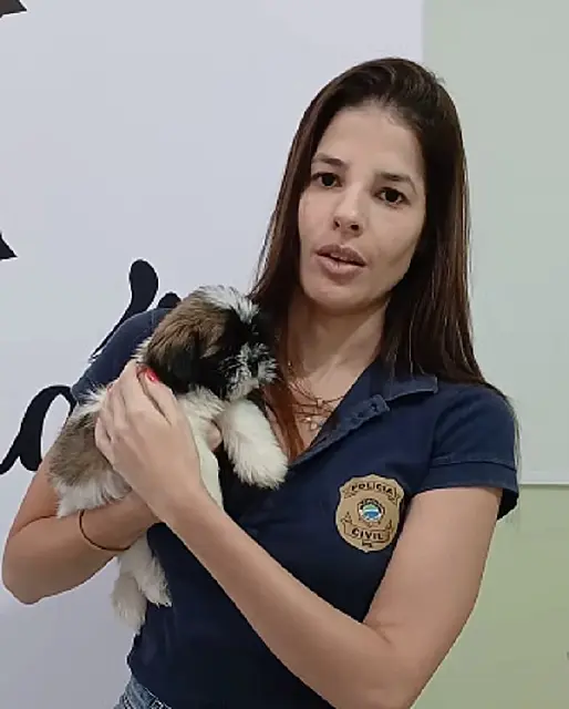 Coincidência de datas aproxima Esther da delegada que a resgatou