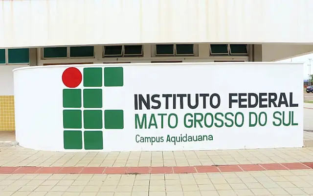IFMS abre 14 vagas para professores substitutos