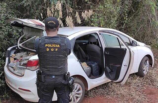 Polícia apreende veículo com mais de 300 quilos de drogas