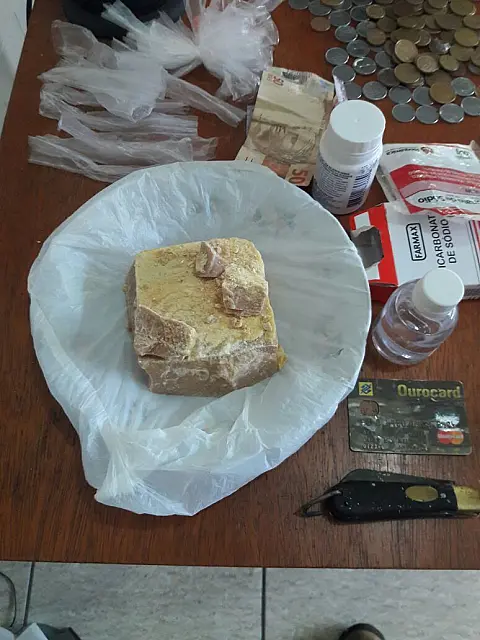Após investigação policial, mulher é presa por tráfico de drogas no Cristo Rei