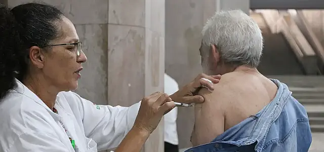 Saúde lança nova campanha de vacinação contra covid-19