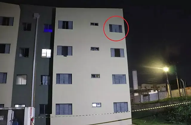Bebê de 4 meses cai de janela e é socorrido em estado grave