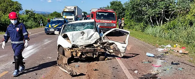 Grave acidente deixa três mortos na BR-262