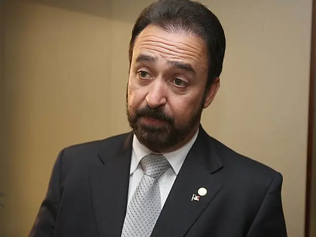 Supremo inocenta deputado que "se lixa" para a opinião pública