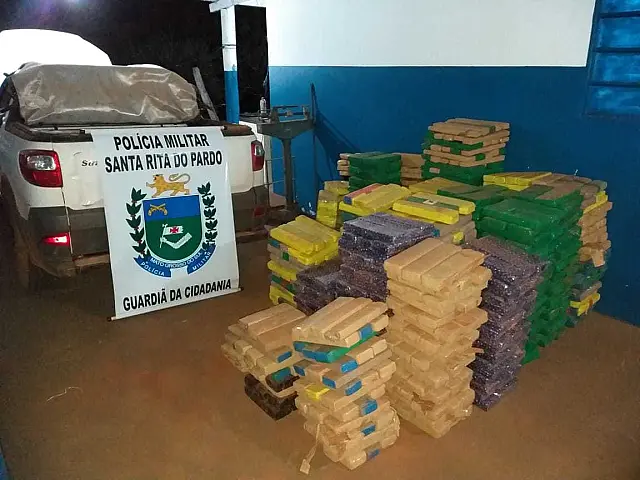 Polícia Militar apreende 995 quilos de Maconha em veículo furtado