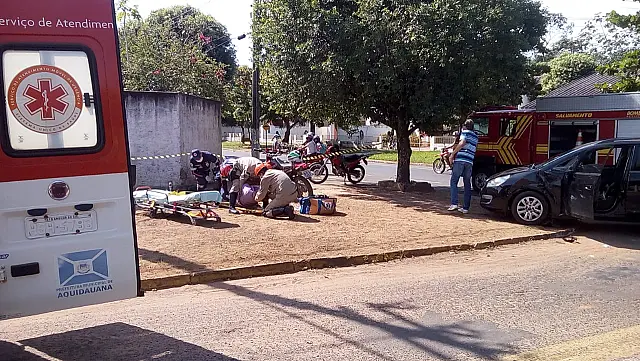 Motociclista fica ferido em acidente entre carro e moto