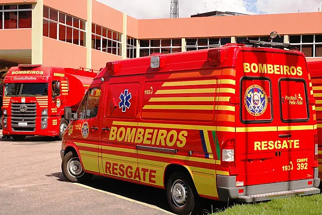 Adolescente sofre queimaduras após esbarrar em panela