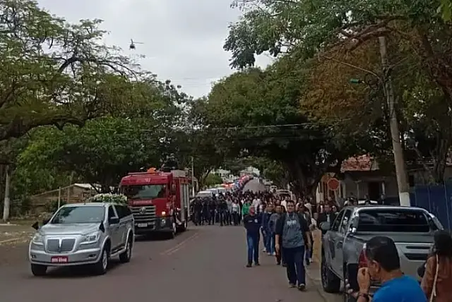 Com honras militares, soldado da PM é sepultado sob forte comoção