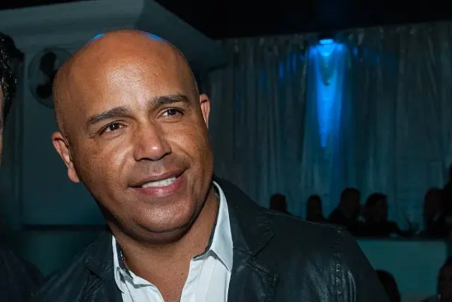 Helicóptero desaparece em SC com cantor Rick e empresário