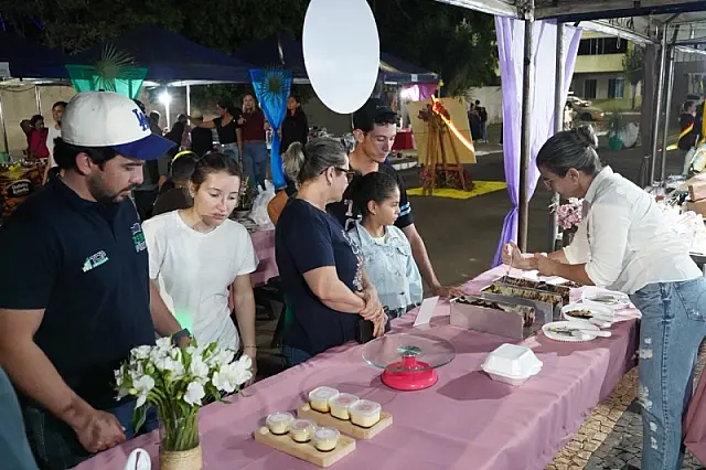 Feira reúne famílias e incentiva plantio de árvores em Nioaque