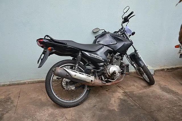 Rotai recupera motocicleta furtada em casa do Bairro Alto