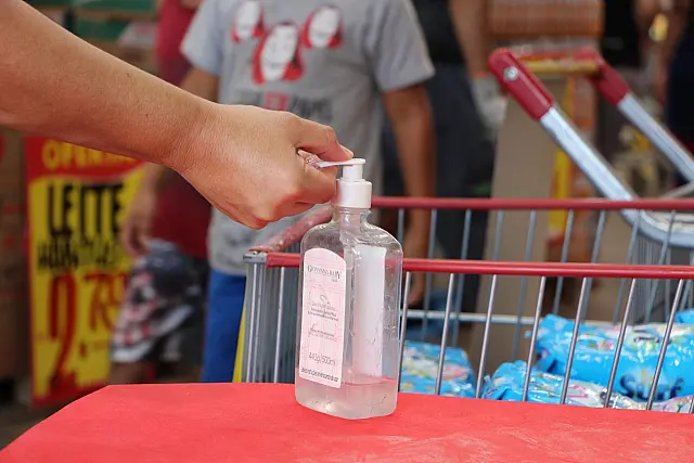 Profissionais que não pararam na pandemia dão dicas de proteção sanitária no ambiente de trabalho