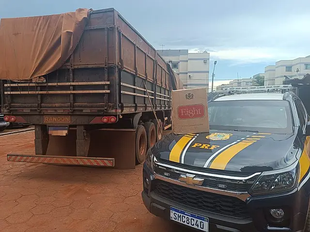 PRF apreende 700 mil maços de cigarros