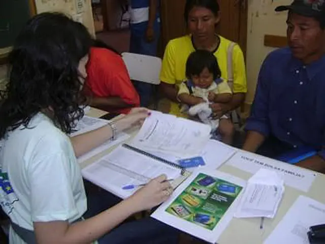 Comitê entrega documentos aos índios de Aquidauana