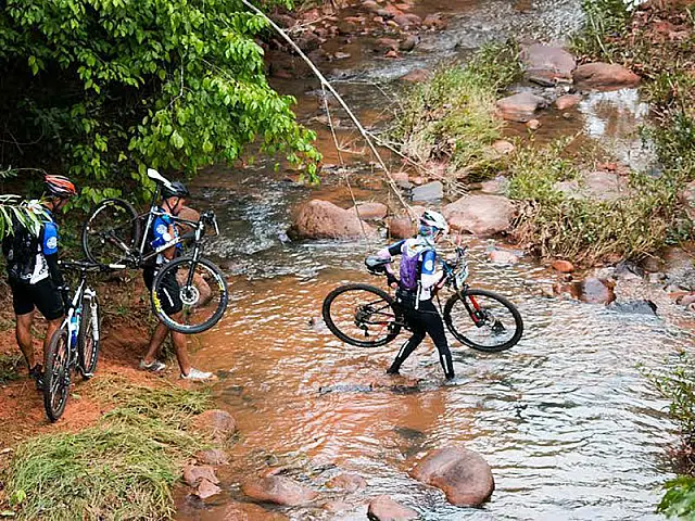 Desafio de Mountain Bike acontece em meio à natureza de Piraputanga