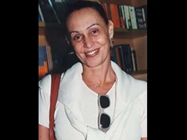 Morre, aos 62 anos, a jornalista Scarlet Moon