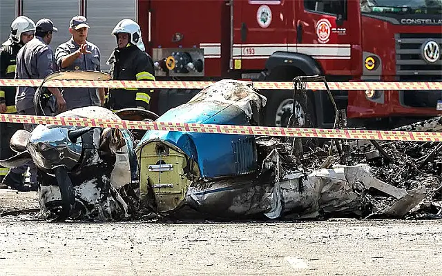 Investigação sobre queda de avião em SP segue após duas mortes