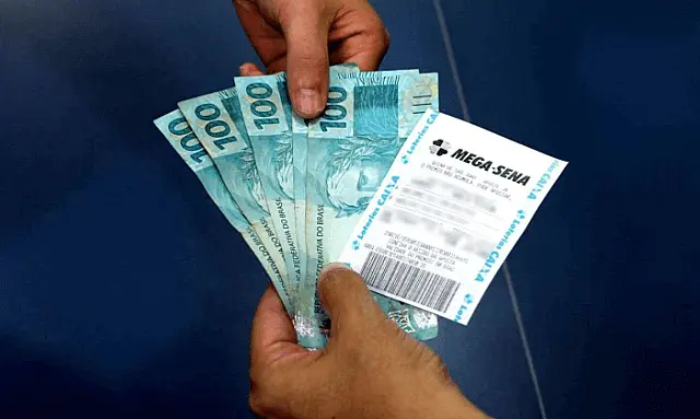 Idoso cai no golpe do bilhete premiado e perde R$243 mil