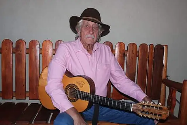 Ivo de Souza, cantor e violeiro, morre em acidente de carro na BR-262