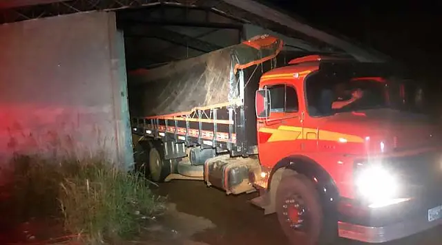 PRF apreende 450 mil maços de cigarros contrabandeados