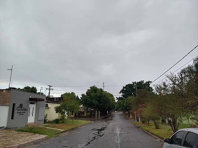 Com previsão para tempo firme, sábado começa com chuva em Aquidauana e região